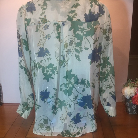 OLIVACEOUS SHEER FLORAL BLOUSE - Picture 5 of 6